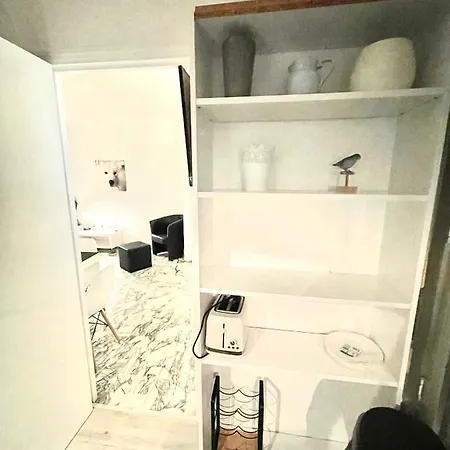 Emnice Apartment *